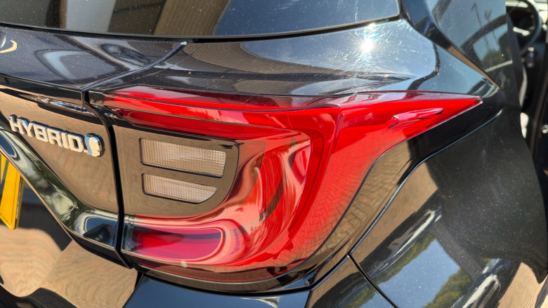 Toyota Yaris 1.5 Hybrid Design 5dr CVT Hybrid Hatchback